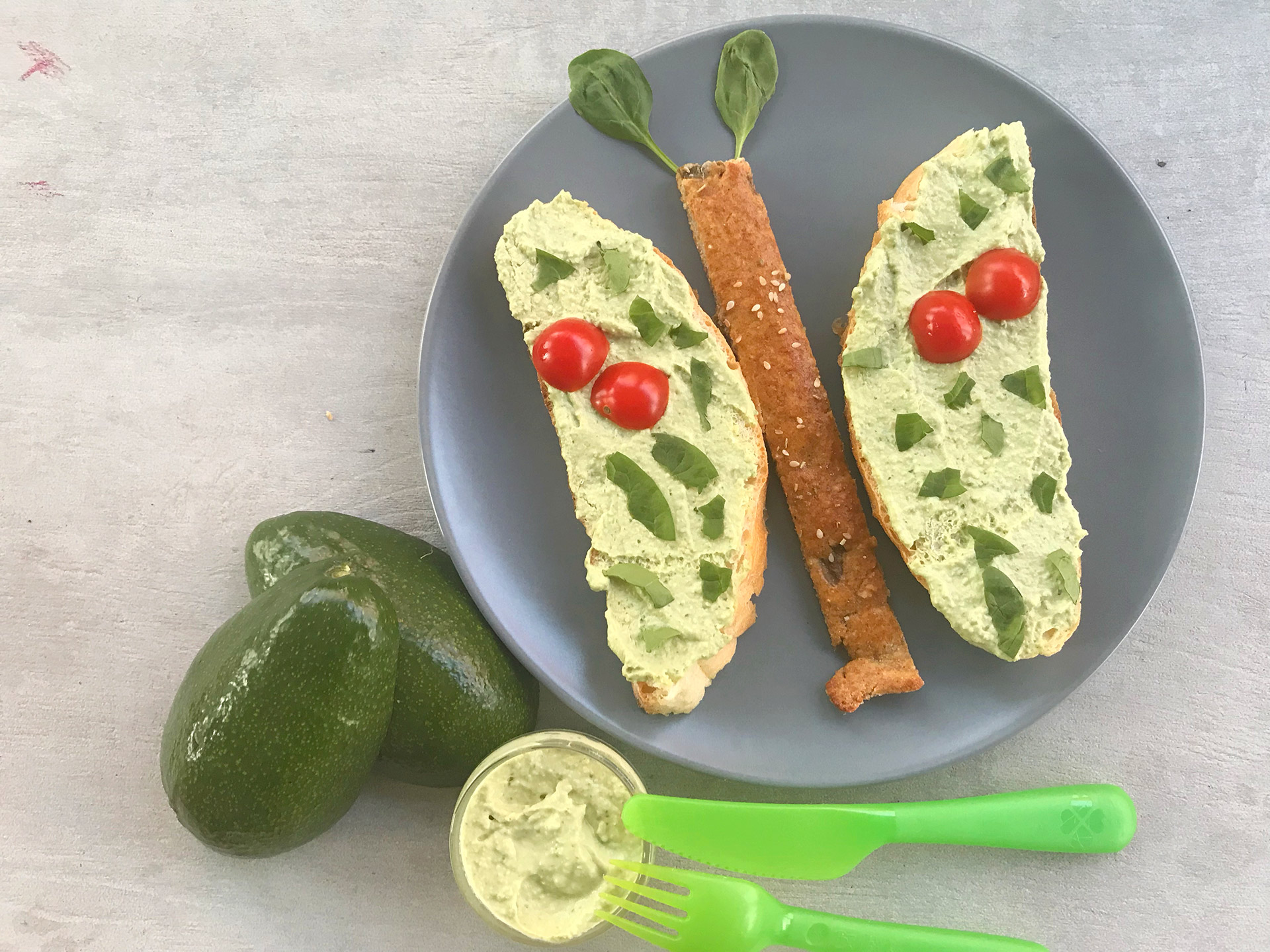 Avocado and baby spinach spread - Klub zdravih navika